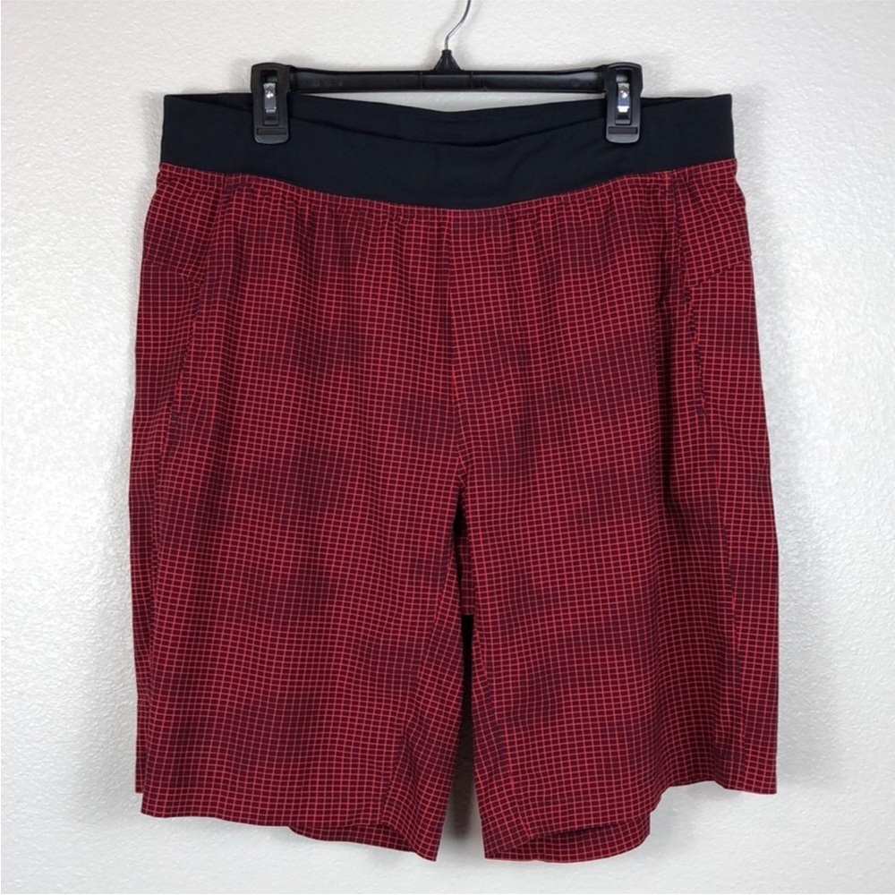 Lululemon Core Shorts Red & Black Grip Print Men’s Size XXL 10” Inseam